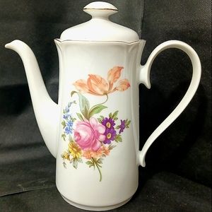 JLMenau Graf Von Henneberg Porcelain Tea Coffee Pot and Lid Golden Trim Scallop
